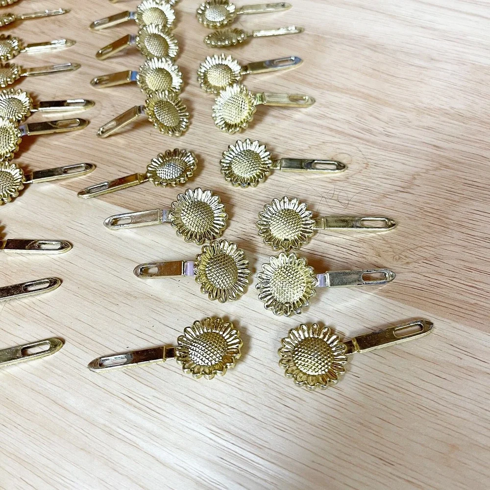 Vintage 80s 90s Gold Sunflower Plastic Snap Tight Hair Barrettes Shiny Goody